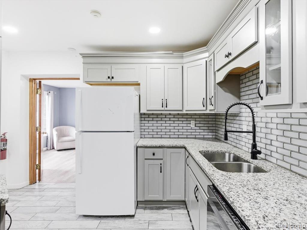 1218 Center Avenue, Port Huron, MI 48060 — Photo 5