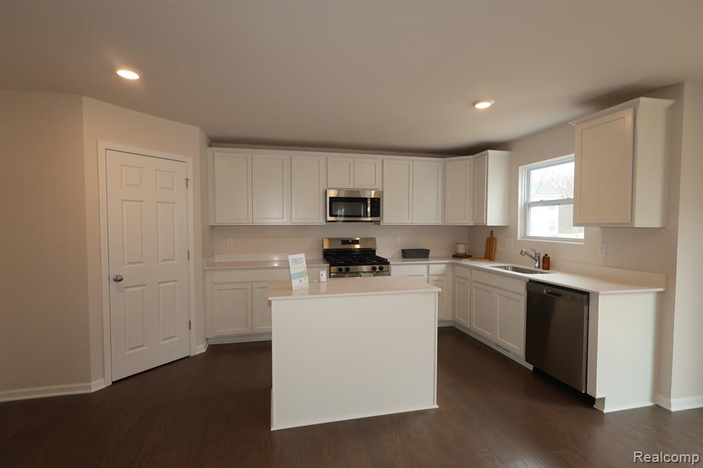 4254 Cedar Lane, Grand Blanc, MI 48439 — Photo 7