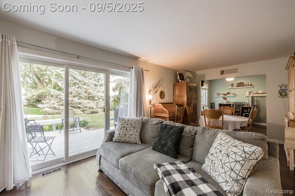 475 Sandehurst Drive, Grand Blanc, MI 48439 — Photo 18