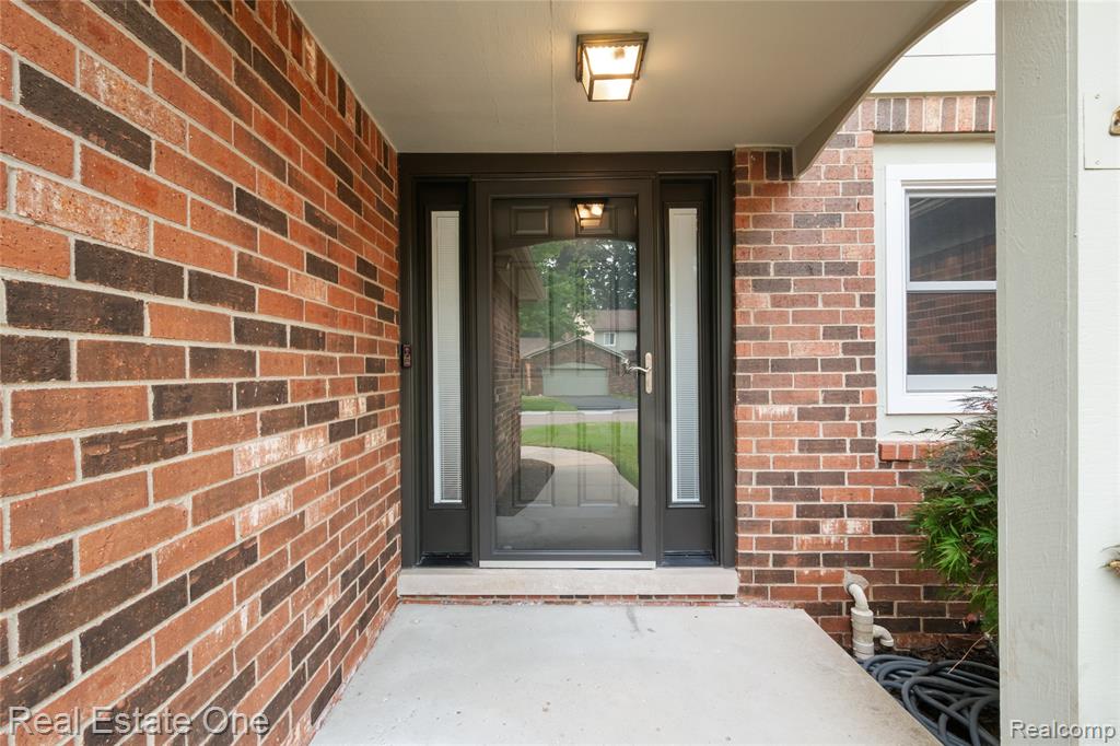 5584 N Adams Way, Bloomfield Hills, MI 48302 — Photo 3