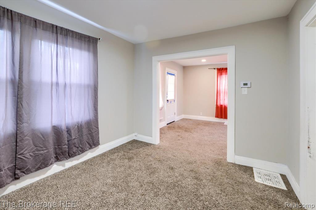 808 N Chevrolet Avenue, Flint, MI 48504 — Photo 9