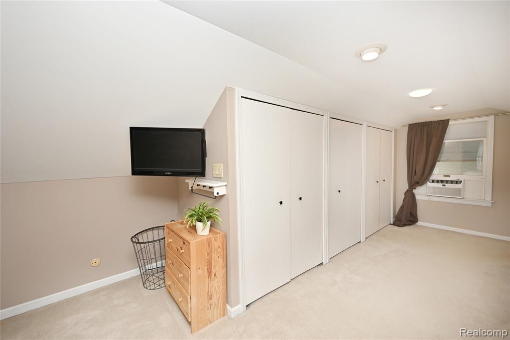 618 W Houstonia Avenue, Royal Oak, MI 48073 — Photo 24