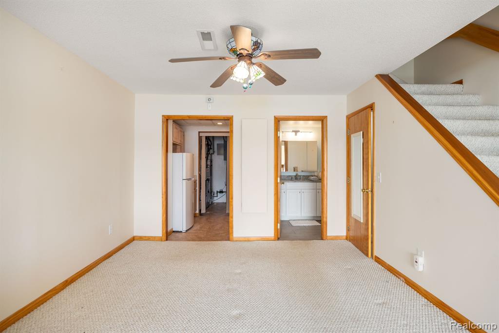 48041 BAYSHORE Drive, Belleville, MI 48111 — Photo 18