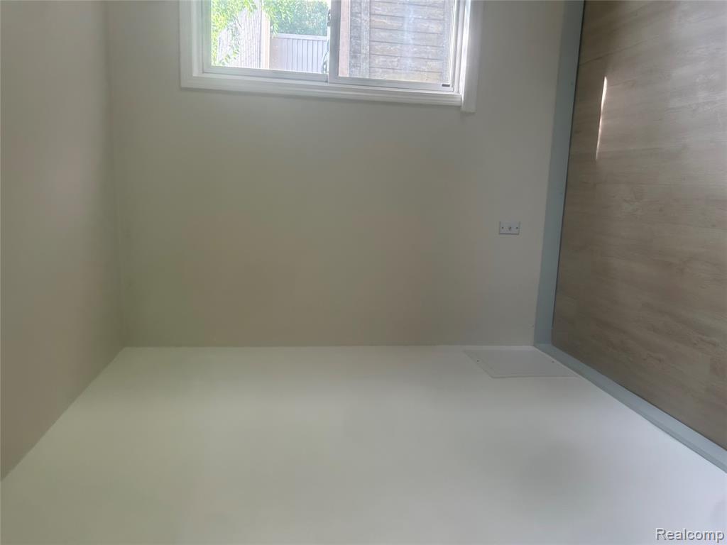552 N Harris Road, Ypsilanti, MI 48198 — Photo 13