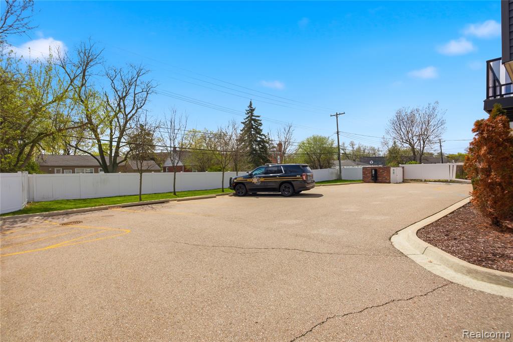 4221 W 14 Mile Road, Royal Oak, MI 48073 — Photo 37