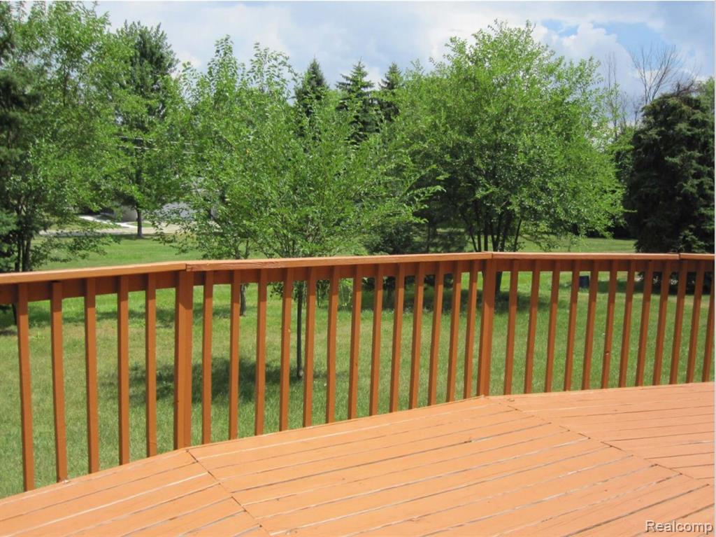 396 Shellbourne Drive, Rochester Hills, MI 48309 — Photo 13