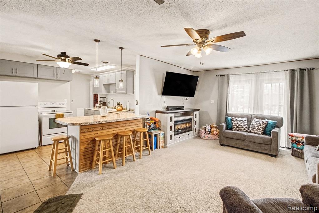 5380 Pontiac Lake Road, Waterford, MI 48327 — Photo 2