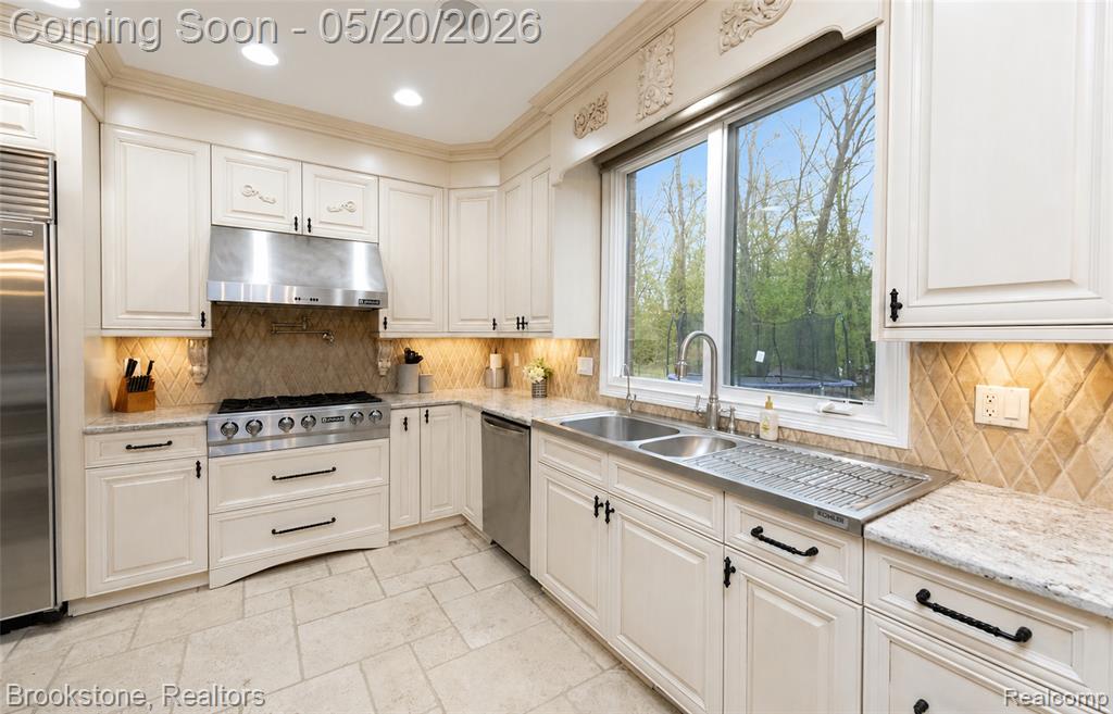 2157 CANTERWOOD, Highland, MI — Photo 32