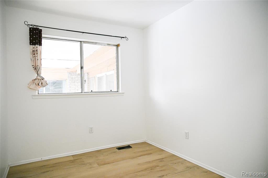 4056 Fox Street, Inkster, MI 48141 — Photo 18