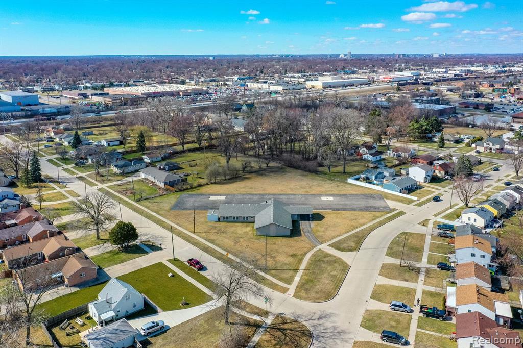 510 W GIRARD Avenue, Madison Heights, MI 48071 — Photo 6