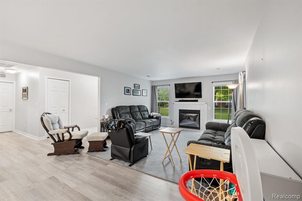 4436 Berkshire Drive, 173, Sterling Heights, MI 48314 — Photo 5