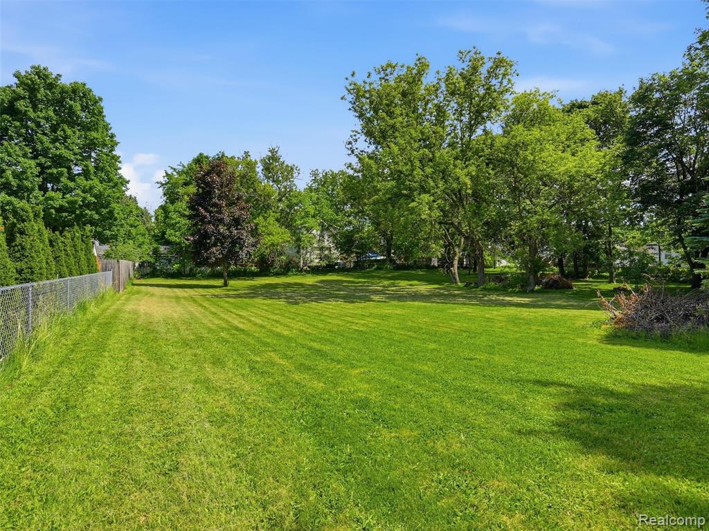 69 E Burdick Street, Oxford, MI 48371 — Photo 34