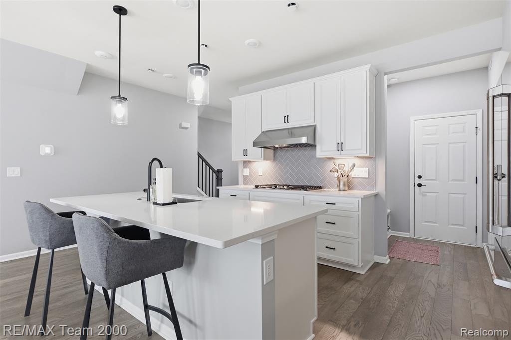 838 Addison Circle, Walled Lake, MI 48390 — Photo 8
