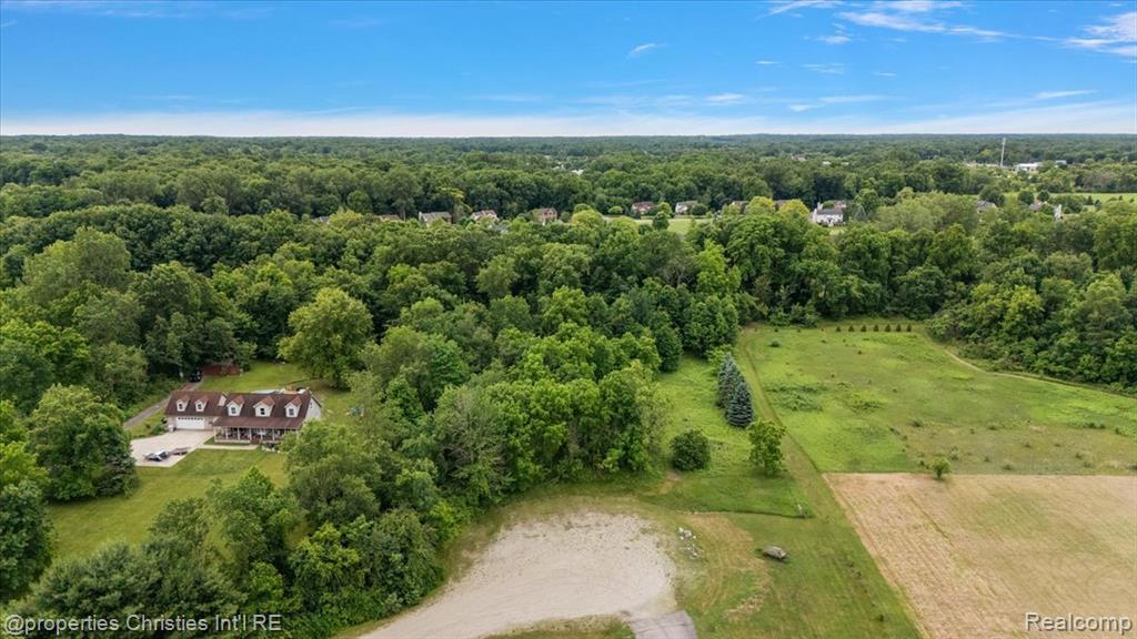 22150 Donnas Drive Street, South Lyon, MI 48178 — Photo 10