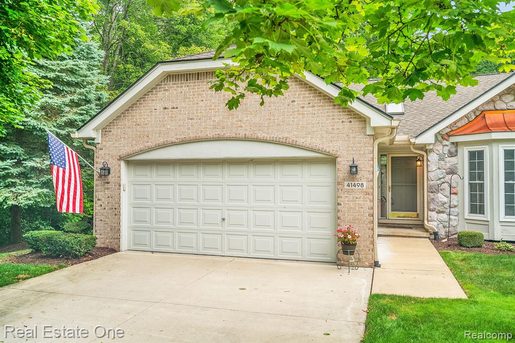 41498 HAGGERTY WOODS Court, #8, Canton, MI 48187 — Photo 2