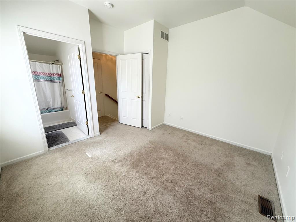 5765 Woodview Drive, Sterling Heights, MI 48314 — Photo 20