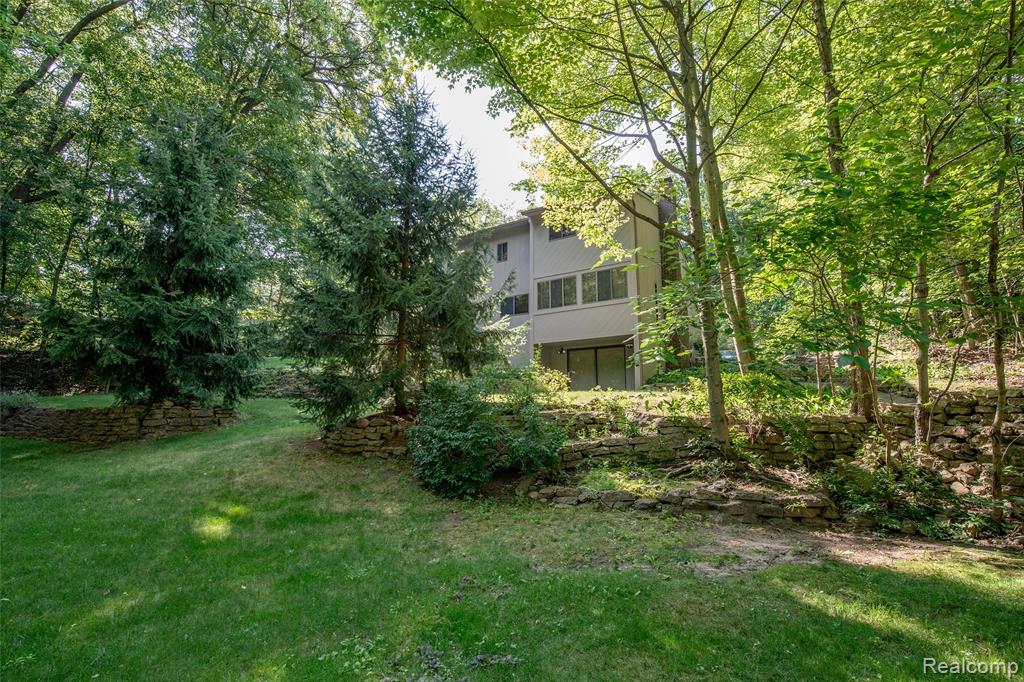 8878 Minne Wanna Road, Independence, MI 48348 — Photo 14
