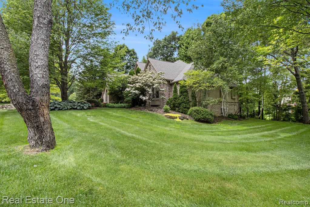 9832 Kingston Ridge, Clarkston, MI 48348 — Photo 46