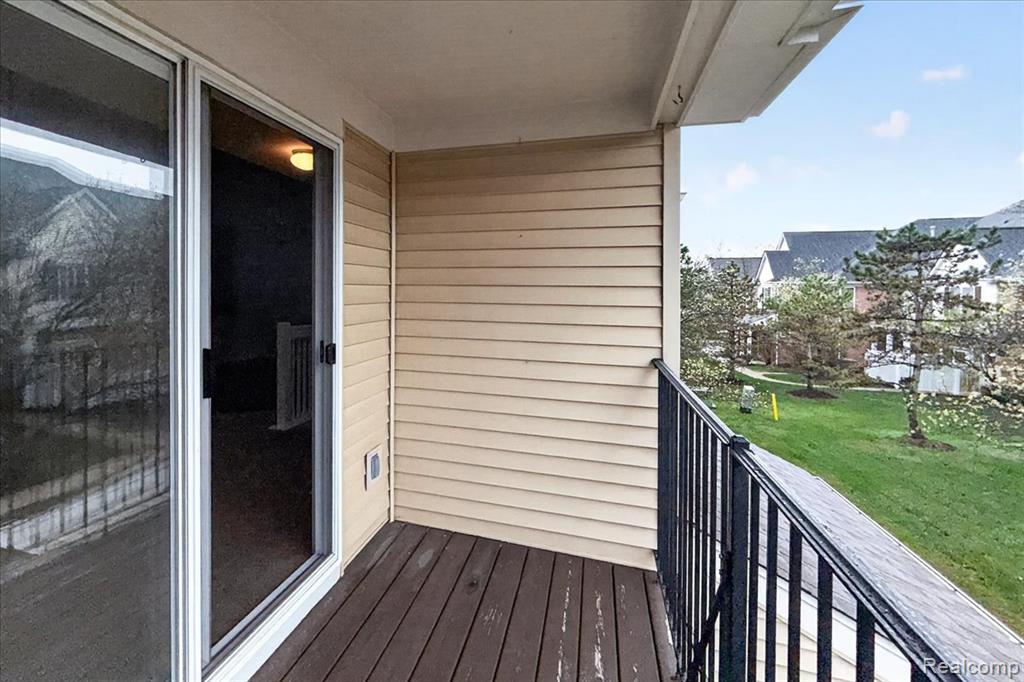 731 Amberly Drive, C, Waterford, MI 48328 — Photo 27