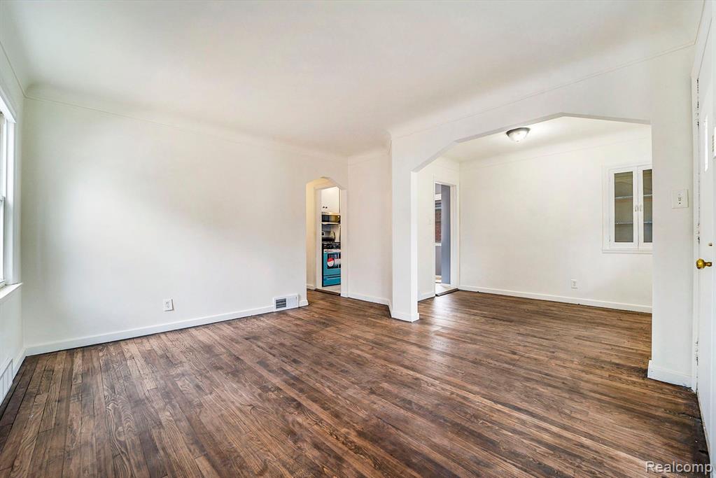 6340 WOODMONT Avenue, Detroit, MI 48228 — Photo 6