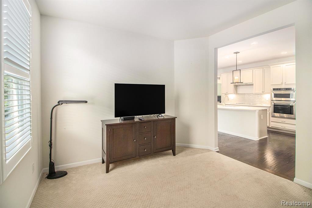 4104 Ashdale Way, Clarkston, MI 48348 — Photo 9