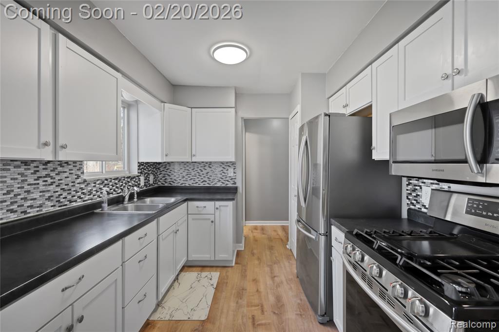 4435 Meadowbrook Drive, Flint, MI 48506 — Photo 9