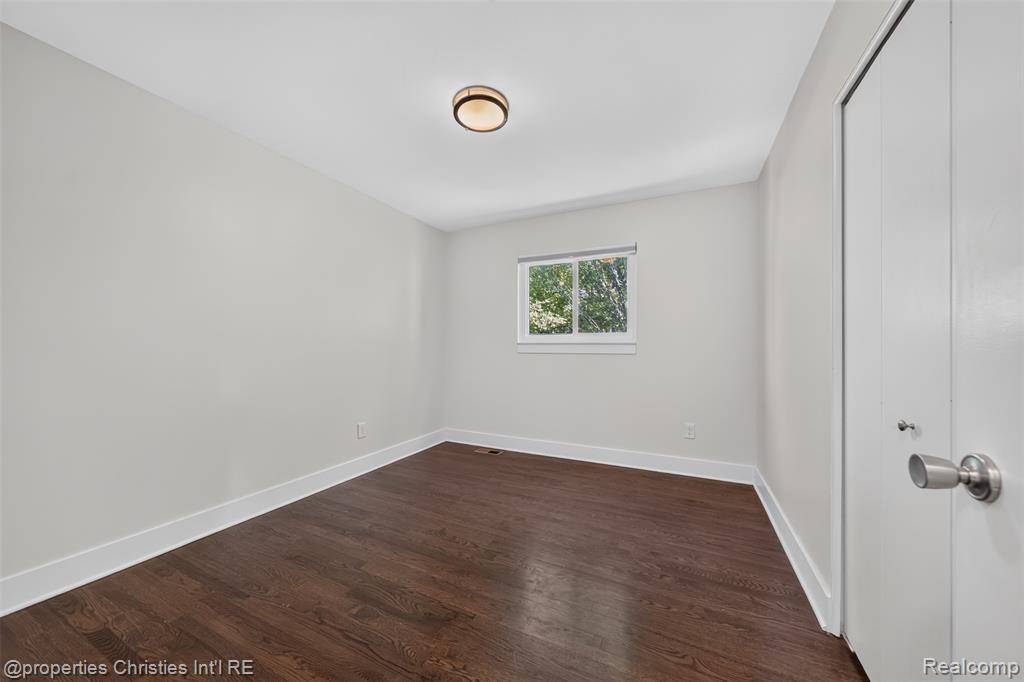 27856 Lenox Avenue, Madison Heights, MI 48071 — Photo 15