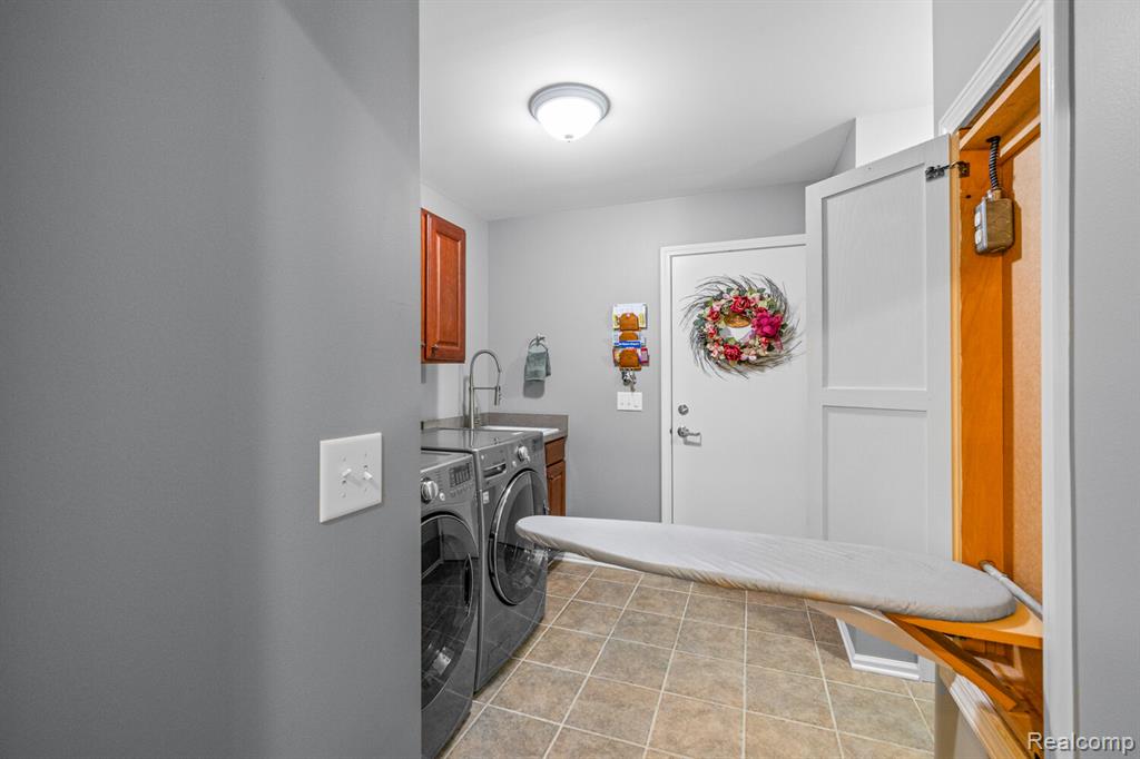 1131 Thorn Ridge Drive, Howell, MI 48843 — Photo 25