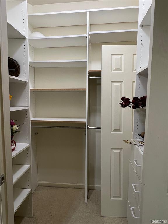 38255 SARATOGA Circle, Farmington Hills, MI 48331 — Photo 16