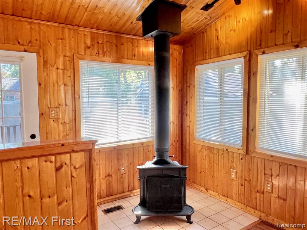 559 Gardendale Street, Ferndale, MI 48220 — Photo 10