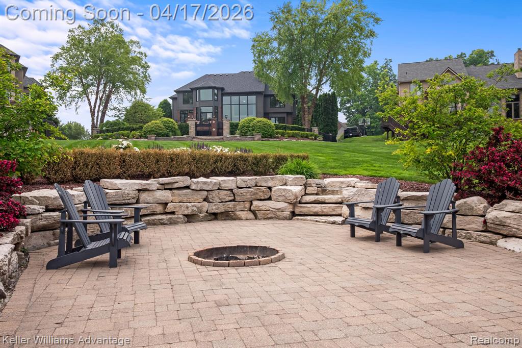 10993 Stoney Point Drive, South Lyon, MI, 48178