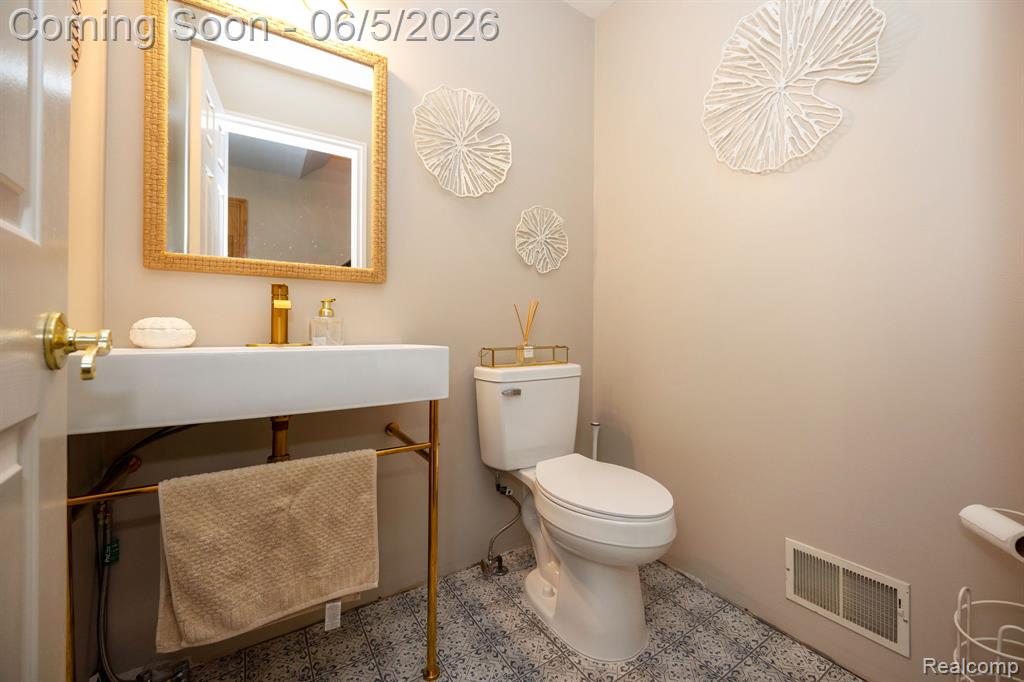 932 River Court, Wyandotte, MI 48192 — Photo 27