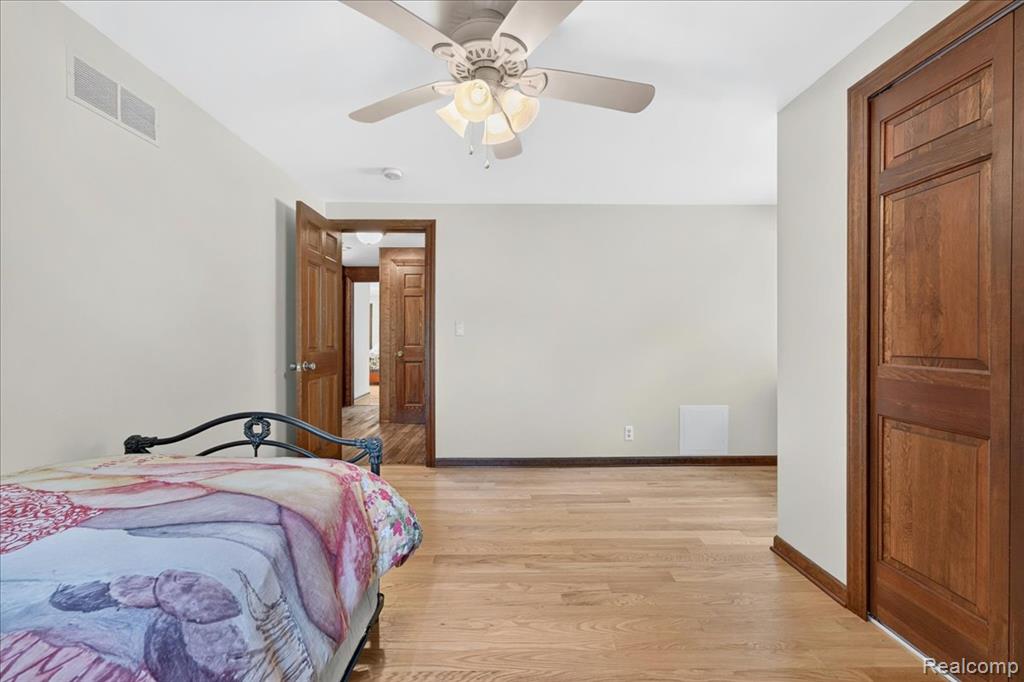 29498 E River Road, Grosse Ile, MI 48138 — Photo 32
