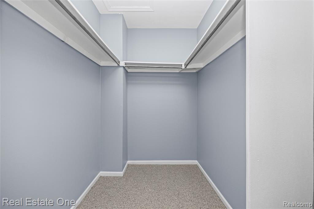 7332 Meadowridge Circle, West Bloomfield, MI — Photo 26