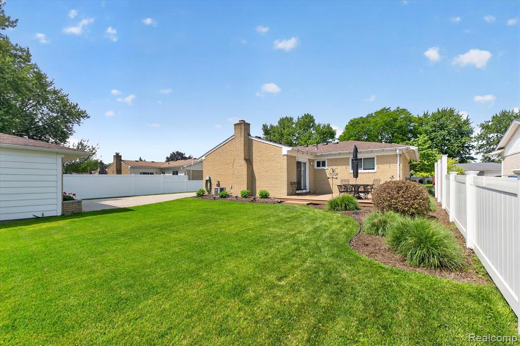7026 London Court, Canton, MI 48187 — Photo 40