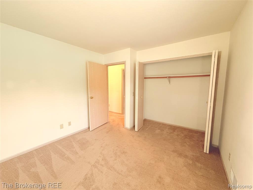 610 Perry Creek Drive, Grand Blanc, MI 48439 — Photo 15