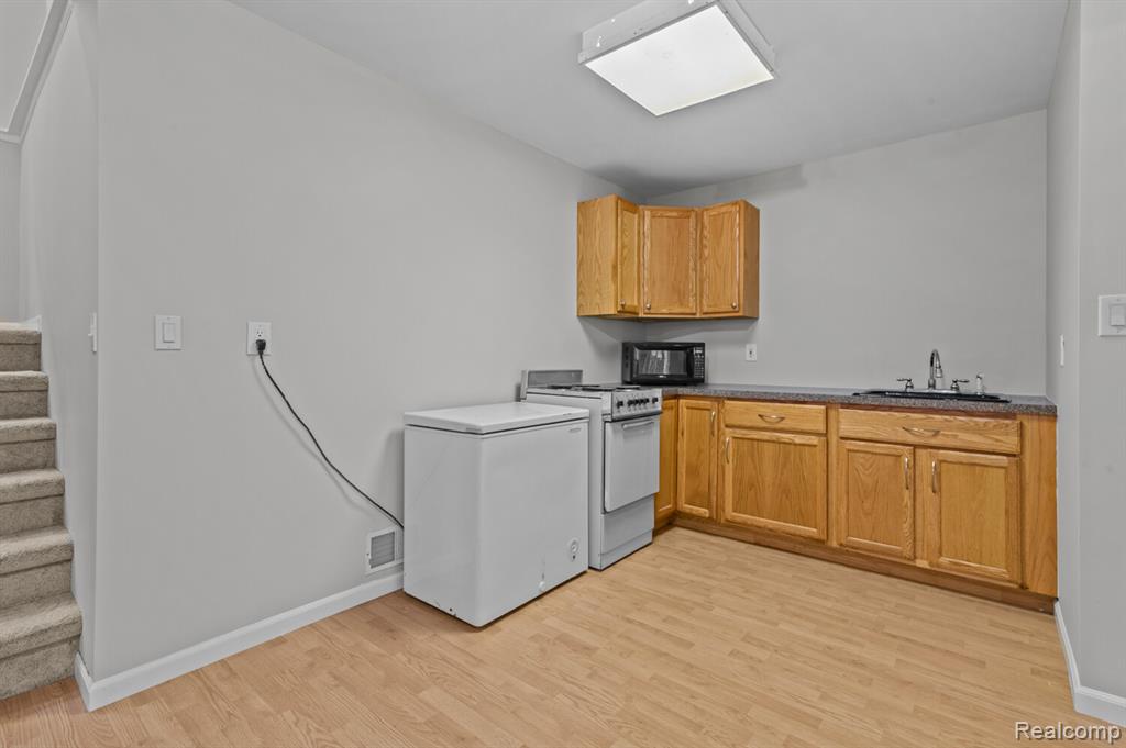 4648 Oak Lane, Whitmore Lake, MI 48189 — Photo 24