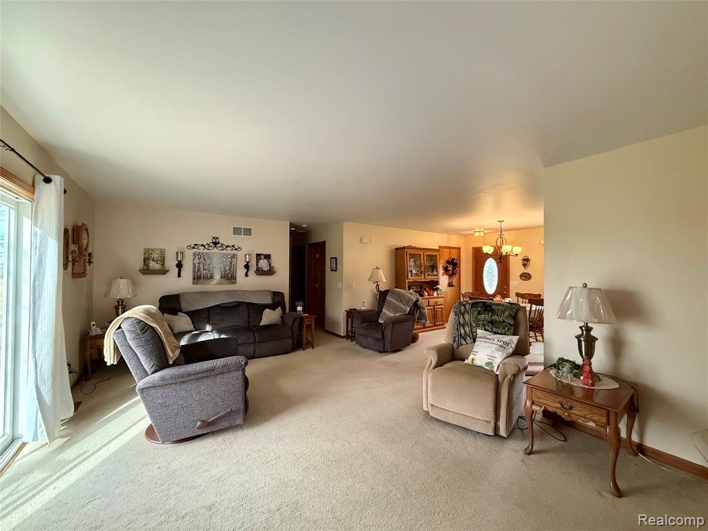 10415 N Genesee Road, Mount Morris, MI 48458 — Photo 9