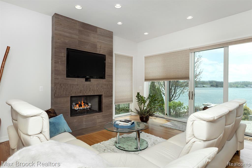 5681 SHORE Drive, Orchard Lake Village, MI 48324 — Photo 21