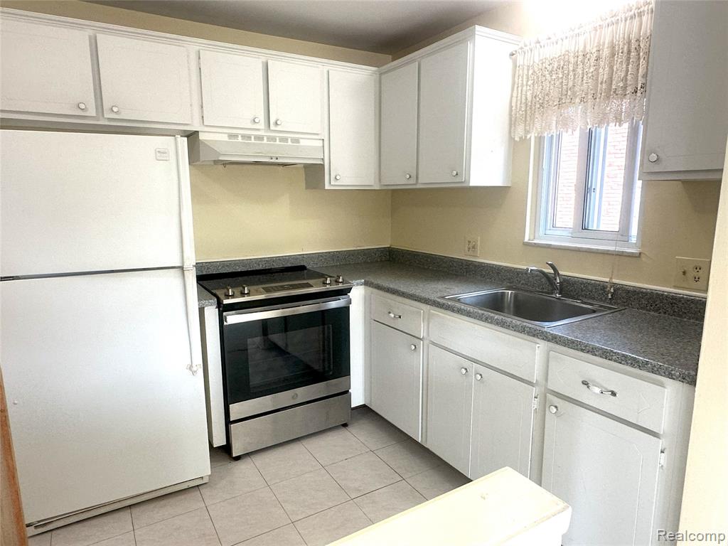 29330 Hoover Road, 330, Warren, MI 48093 — Photo 12