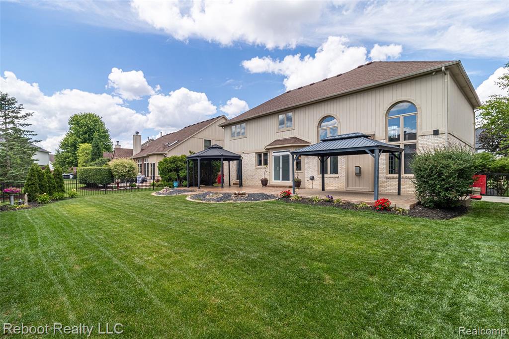 21294 Ascot Drive, Macomb, MI 48044 — Photo 8
