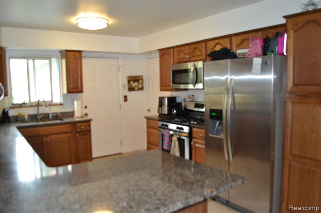 5448 FAIRVIEW Drive, Grand Blanc, MI 48439 — Photo 5