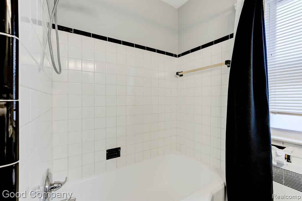 555 W BRECKENRIDGE Street, Ferndale, MI 48220 — Photo 25