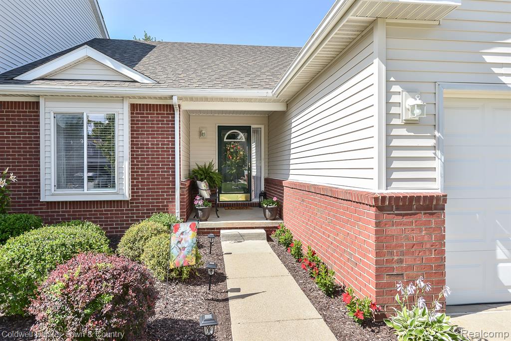 476 HOSTA, Howell, MI 48843 — Photo 2