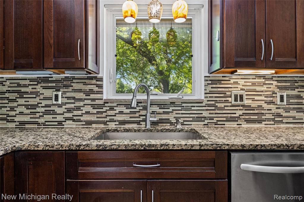 8359 Chicago Road, Warren, MI 48093 — Photo 20