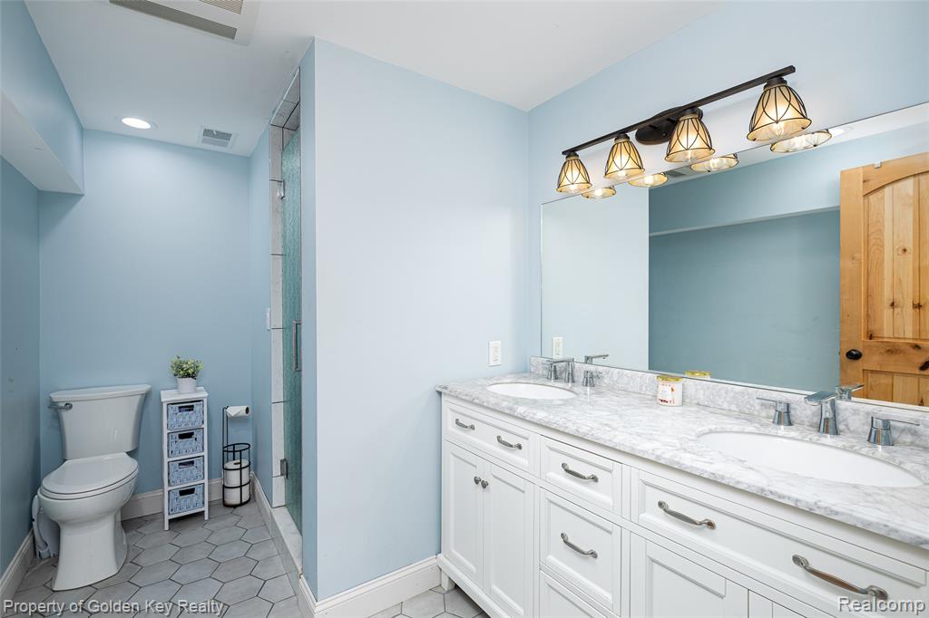 1210 W Oakley Park Road, Commerce Twp, MI 48390 — Photo 31