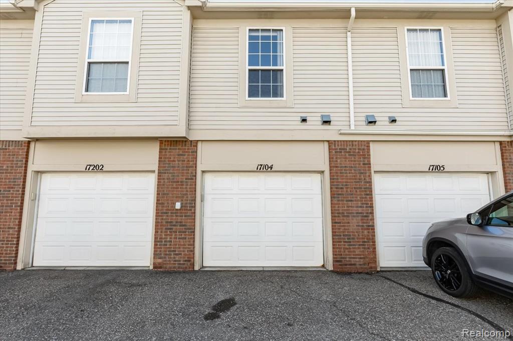 17104 Chesapeake Circle, Walled Lake, MI 48390 — Photo 20
