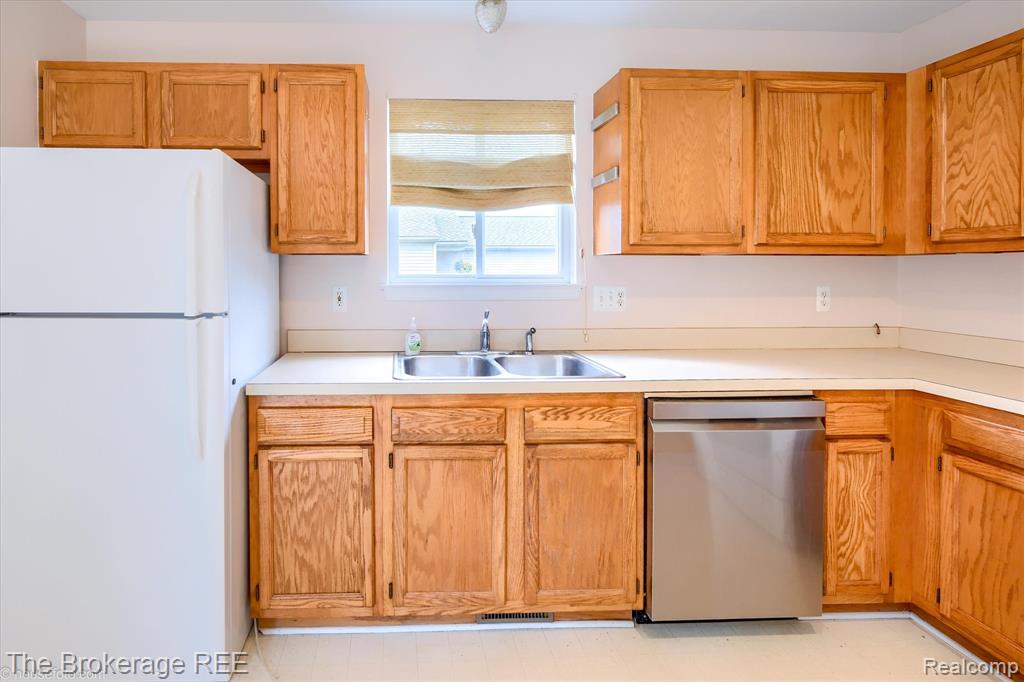 9446 Tiger Run Trail, Davison, MI 48423 — Photo 17