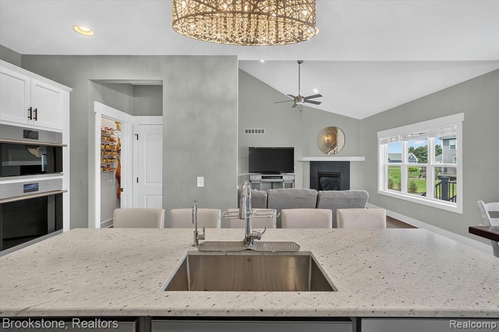 9830 Loretta Lane, South Lyon, MI 48178 — Photo 15
