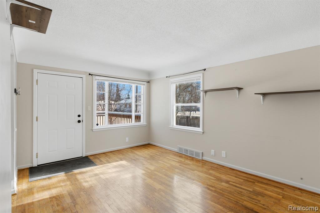 1271 Donaldson Boulevard, Flint, MI 48504 — Photo 4